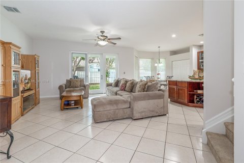 Villa ou maison à vendre à Pembroke Pines, Floride: 4 chambres, 305.09 m2 № 1397503 - photo 13