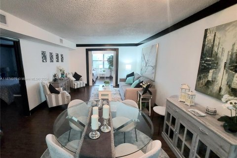 Copropriété à vendre à Sunrise, Floride: 1 chambre, 79.9 m2 № 1397466 - photo 1