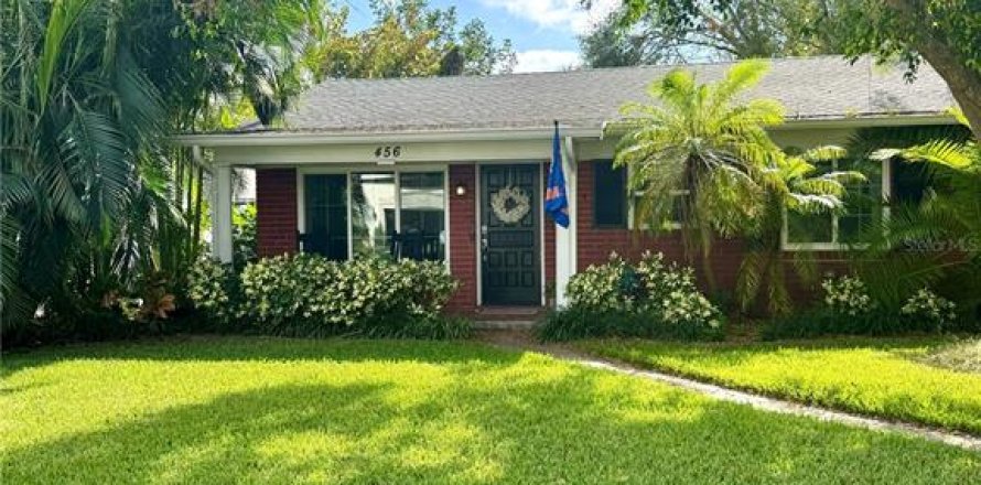 House in Tampa, Florida 3 bedrooms, 141.77 sq.m. № 1441249