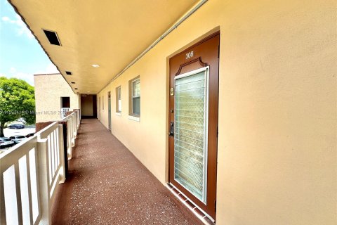 Condominio en venta en Sunrise, Florida, 1 dormitorio, 59.46 m2 № 1184981 - foto 3