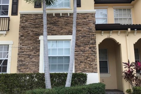 Copropriété à vendre à Cutler Bay, Floride: 3 chambres, 123.1 m2 № 1067916 - photo 2