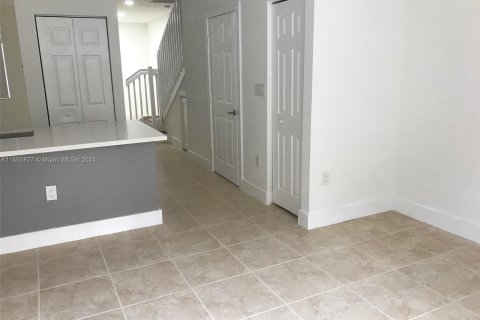 Condo in Cutler Bay, Florida, 3 bedrooms  № 1067916 - photo 11