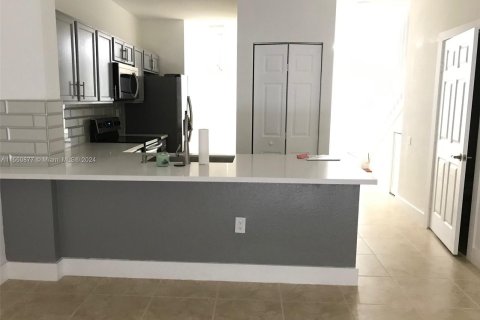 Condo in Cutler Bay, Florida, 3 bedrooms  № 1067916 - photo 4