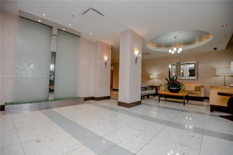 Condominio en venta en Hollywood, Florida, 2 dormitorios, 108.97 m2 № 1209943 - foto 2