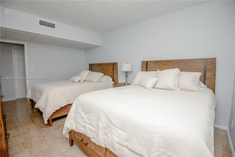 Condo in Hollywood, Florida, 2 bedrooms  № 1209943 - photo 30