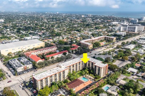 Copropriété à vendre à Pompano Beach, Floride: 2 chambres, 100.33 m2 № 1075964 - photo 1