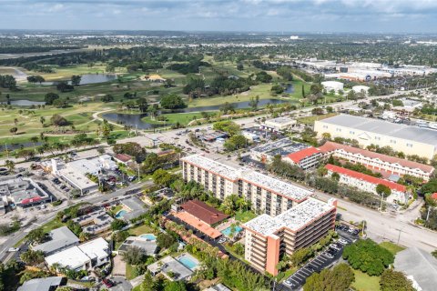 Copropriété à vendre à Pompano Beach, Floride: 2 chambres, 100.33 m2 № 1075964 - photo 2