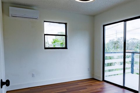 Casa en venta en Tampa, Florida, 3 dormitorios, 60.39 m2 № 1064280 - foto 16