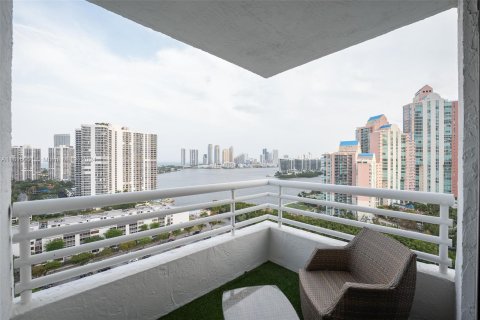 Condominio en venta en Aventura, Florida, 2 dormitorios, 109.72 m2 № 1236739 - foto 12