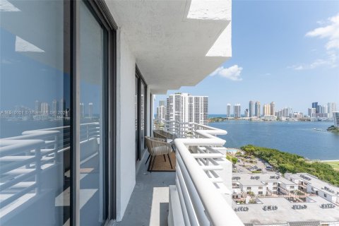 Copropriété à vendre à Aventura, Floride: 2 chambres, 109.72 m2 № 1236739 - photo 23