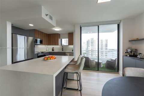 Condominio en venta en Aventura, Florida, 2 dormitorios, 109.72 m2 № 1236739 - foto 7