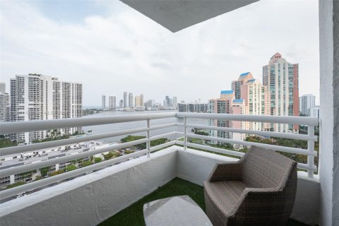 Condominio en venta en Aventura, Florida, 2 dormitorios, 109.72 m2 № 1236739 - foto 11