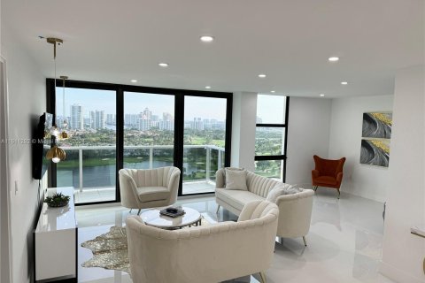 Condominio en venta en Aventura, Florida, 2 dormitorios, 92.53 m2 № 1234596 - foto 2