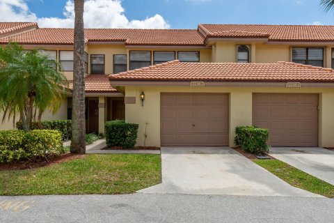 Townhouse in Wellington, Florida 3 bedrooms, 154.31 sq.m. № 1043193 - photo 22