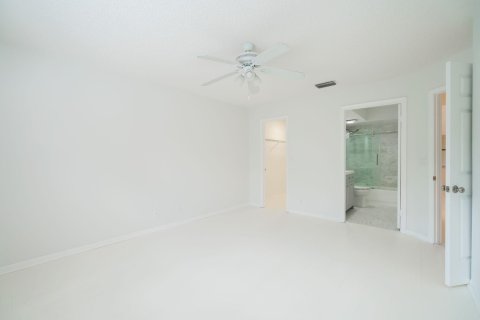 Townhouse in Wellington, Florida 3 bedrooms, 154.31 sq.m. № 1043193 - photo 13