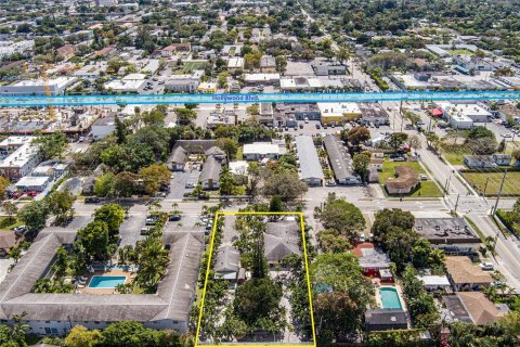 Immobilier commercial à vendre à Hollywood, Floride № 1042852 - photo 1