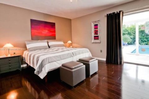 Casa en venta en Pinecrest, Florida, 4 dormitorios, 226.96 m2 № 1042890 - foto 12