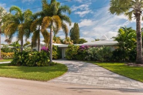Casa en venta en Pinecrest, Florida, 4 dormitorios, 226.96 m2 № 1042890 - foto 1