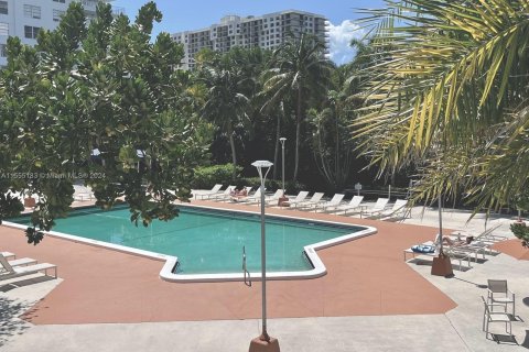 Condominio en venta en Aventura, Florida, 1 dormitorio, 99.03 m2 № 1078400 - foto 23