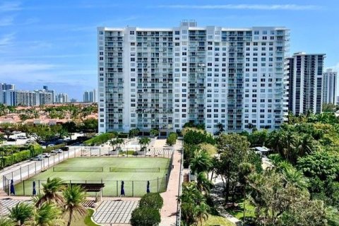 Condominio en venta en Aventura, Florida, 1 dormitorio, 99.03 m2 № 1078400 - foto 15