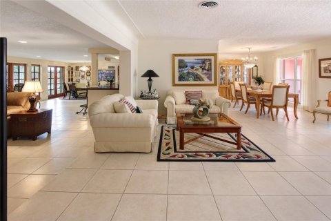 House in Lighthouse Point, Florida 4 bedrooms, 259.66 sq.m. № 1040595 - photo 28
