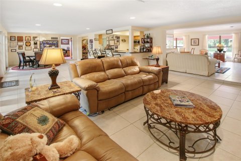 House in Lighthouse Point, Florida 4 bedrooms, 259.66 sq.m. № 1040595 - photo 27