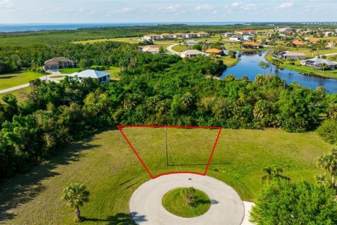 Terreno en venta en Punta Gorda, Florida № 1057213 - foto 1