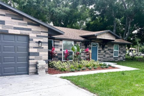 Villa ou maison à vendre à Palm Bay, Floride: 4 chambres, 268.21 m2 № 1057210 - photo 1