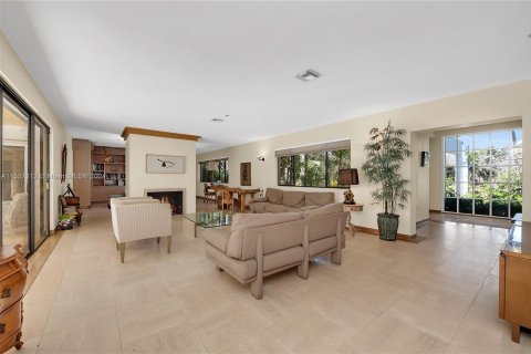 Villa ou maison à vendre à Coral Gables, Floride: 5 chambres, 502.69 m2 № 1021640 - photo 14