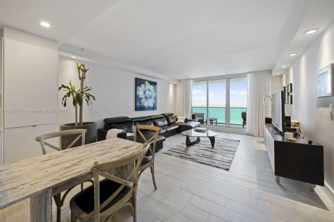 Condo in Miami Beach, Florida, 3 bedrooms  № 1021560 - photo 5