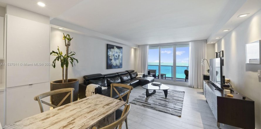 Condo in Miami Beach, Florida, 3 bedrooms  № 1021560