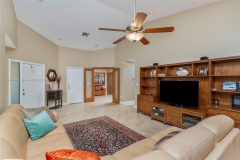 Casa en venta en Plantation, Florida, 3 dormitorios, 143.81 m2 № 1064994 - foto 6