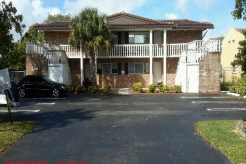 Immobilier commercial à vendre à Coral Springs, Floride: 447.05 m2 № 1056870 - photo 14