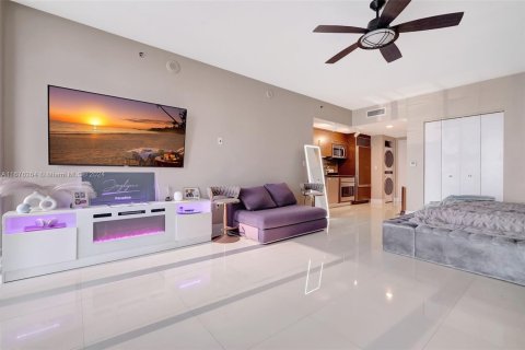 Condominio en venta en Miami, Florida, 50.72 m2 № 1405886 - foto 17