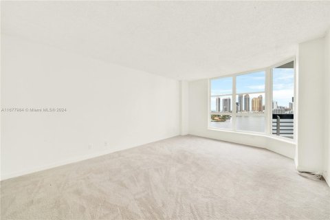 Condo in Aventura, Florida, 1 bedroom  № 1405927 - photo 19