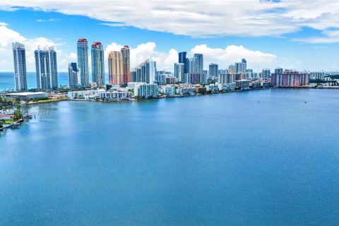 Condominio en venta en Aventura, Florida, 1 dormitorio, 97.55 m2 № 1405927 - foto 28