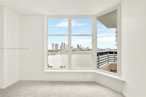 Condominio en venta en Aventura, Florida, 1 dormitorio, 97.55 m2 № 1405927 - foto 15