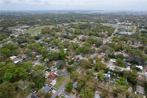 House in Tampa, Florida 3 bedrooms, 99.78 sq.m. № 1243097 - photo 23