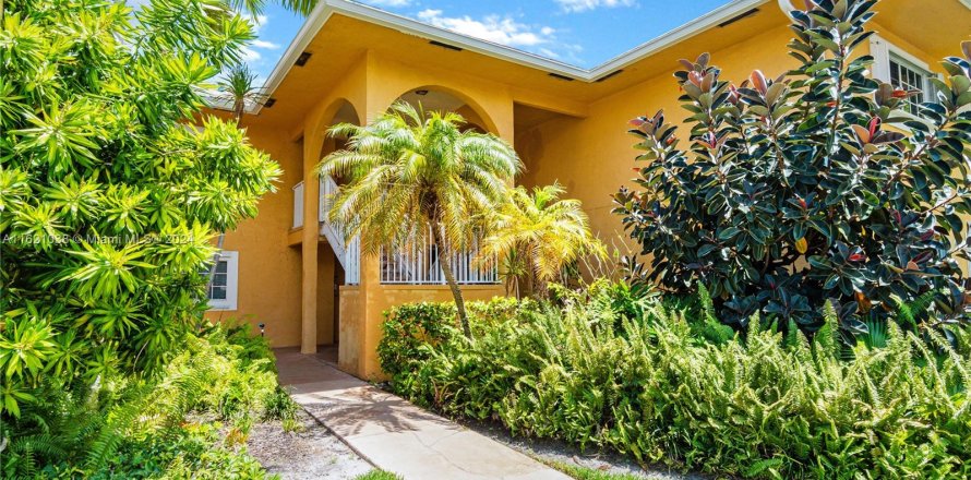 Condo in Dania Beach, Florida, 2 bedrooms  № 1242179