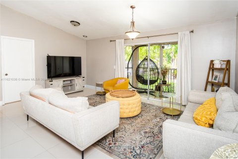 Condo in Dania Beach, Florida, 2 bedrooms  № 1242179 - photo 4