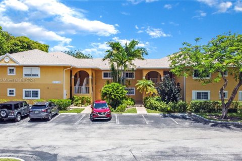 Condo in Dania Beach, Florida, 2 bedrooms  № 1242179 - photo 19