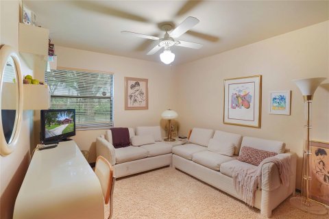 House in Coral Springs, Florida 4 bedrooms, 215.16 sq.m. № 1079747 - photo 28