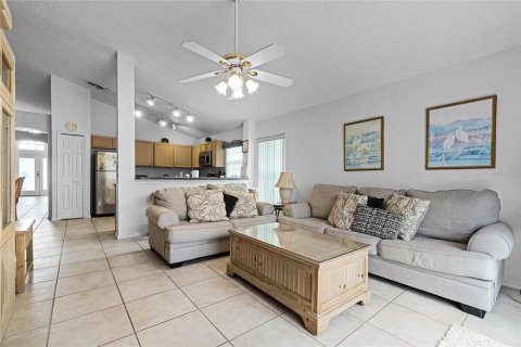 Villa ou maison à vendre à Kissimmee, Floride: 4 chambres, 183.48 m2 № 1359671 - photo 7