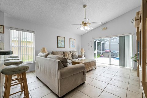 Villa ou maison à vendre à Kissimmee, Floride: 4 chambres, 183.48 m2 № 1359671 - photo 5