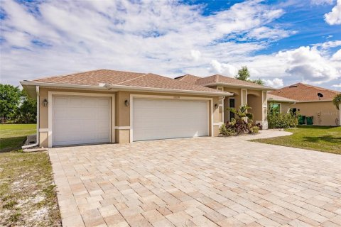 Casa en venta en Port Charlotte, Florida, 3 dormitorios, 148.74 m2 № 1052128 - foto 1