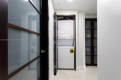 Condominio en venta en Miami Beach, Florida, 2 dormitorios, 138.42 m2 № 1238266 - foto 16