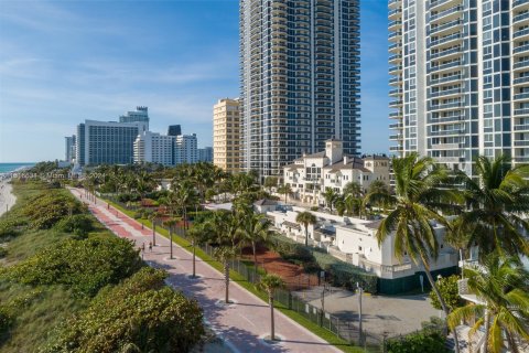 Condo in Miami Beach, Florida, 2 bedrooms  № 1238266 - photo 28