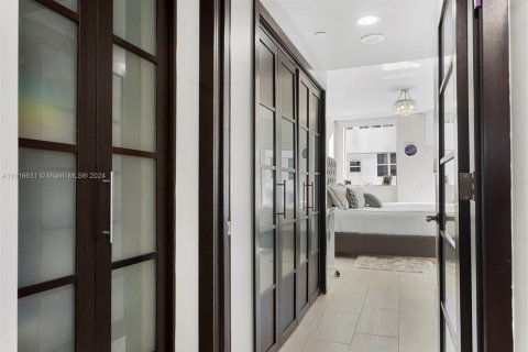 Copropriété à vendre à Miami Beach, Floride: 2 chambres, 138.42 m2 № 1238266 - photo 17