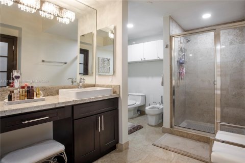 Condo in Miami Beach, Florida, 2 bedrooms  № 1238266 - photo 15