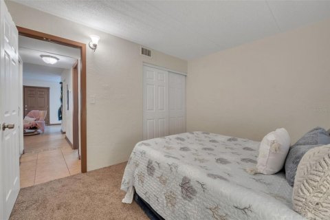 Condo in Daytona Beach, Florida, 2 bedrooms  № 1350642 - photo 22